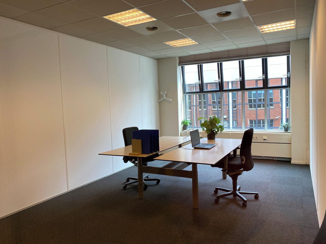 Enschede Client Meeting Office Space Dagkantoor image 1