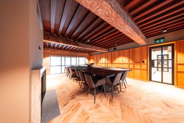 Amsterdam Creative Meeting Meetingraum 18 Person Boardroom image 3