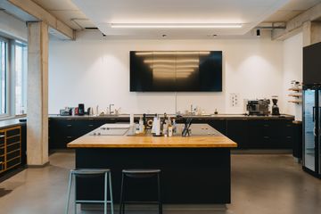 Berlin  Corporate event space Kitchen Lounge image 2