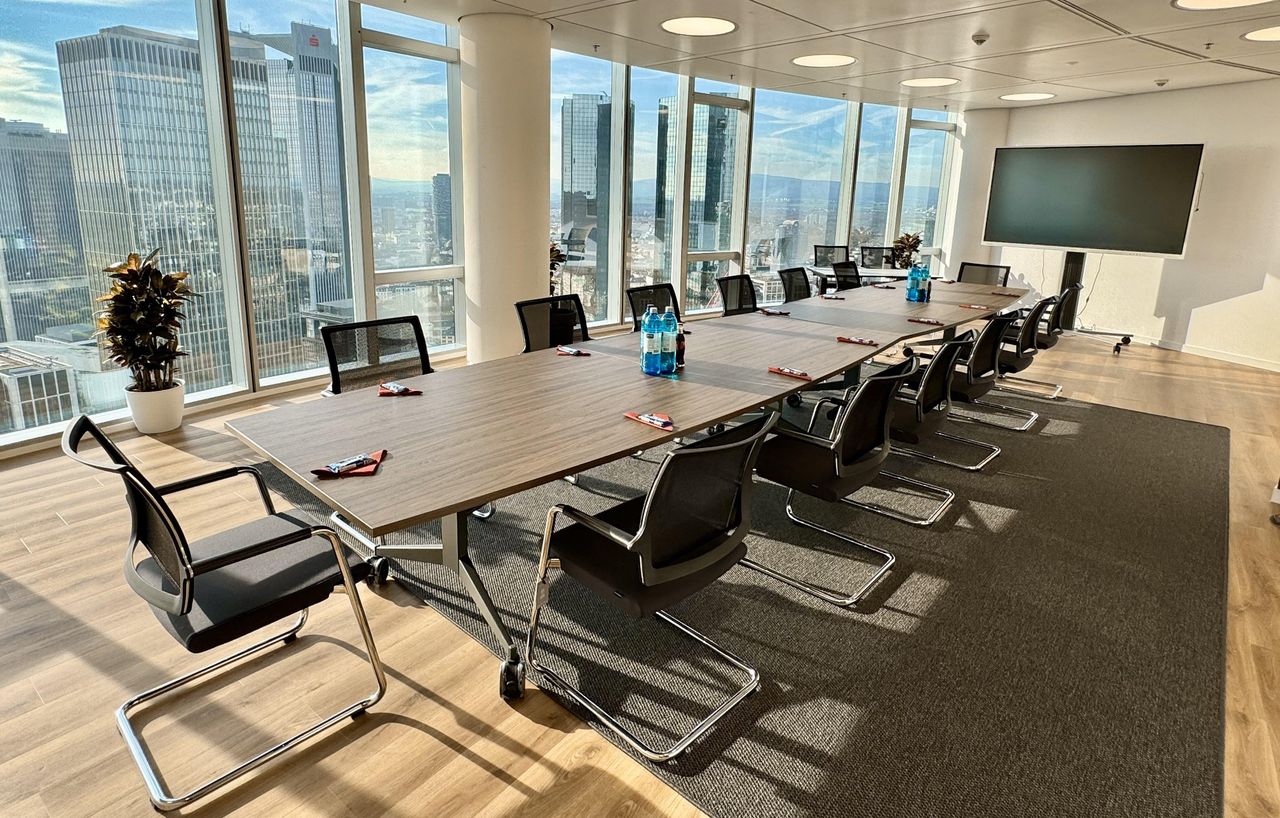 Frankfurt Kreatives Meeting Business center Tagungsraum Skyline 37. OG. image 0