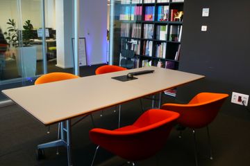 Bilbao conference rooms Meeting room Sala Negra image 2