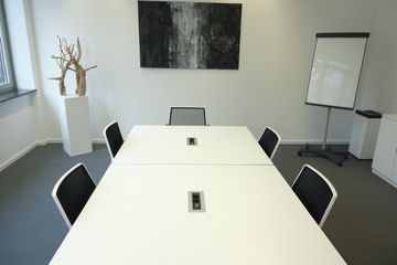 Frankfurt am Main workshop spaces Meetingraum Airbizz Business Center - Meeting Room image 1