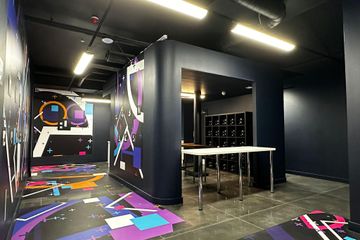 London Meeting room Virtual Reality Venue - Sleek, Stylish and Striking image 2