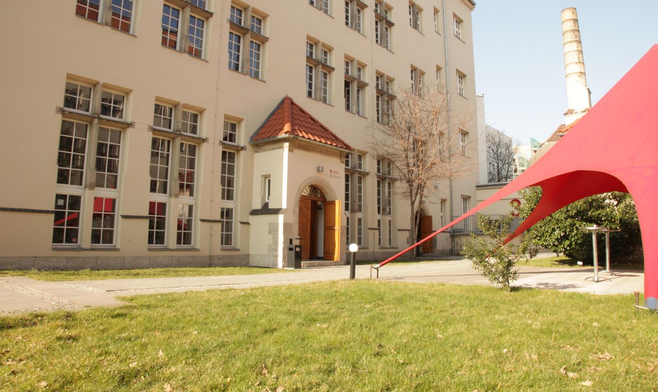 Berlin Offsite Meeting Function Room Aula image 8