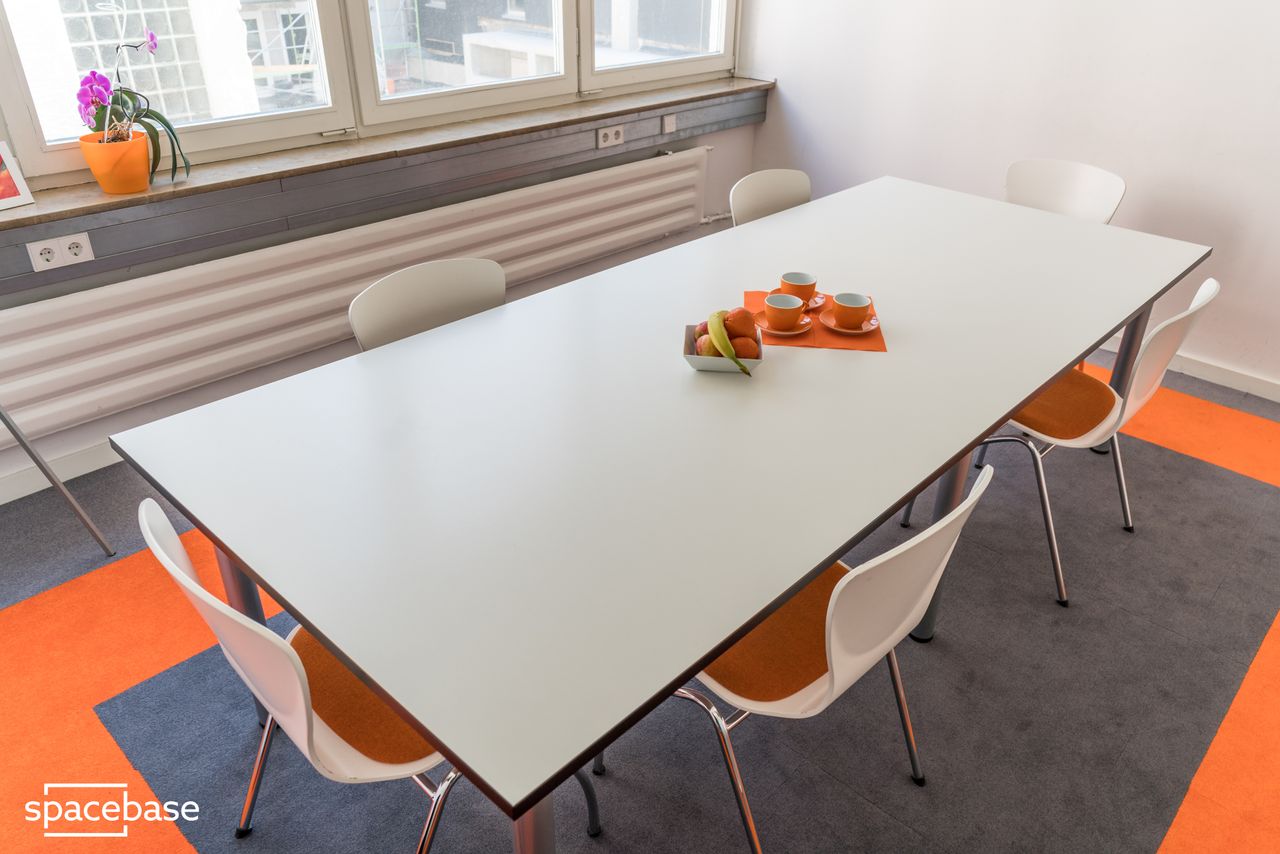 Stuttgart workshop spaces Meeting room Orange Space image 4