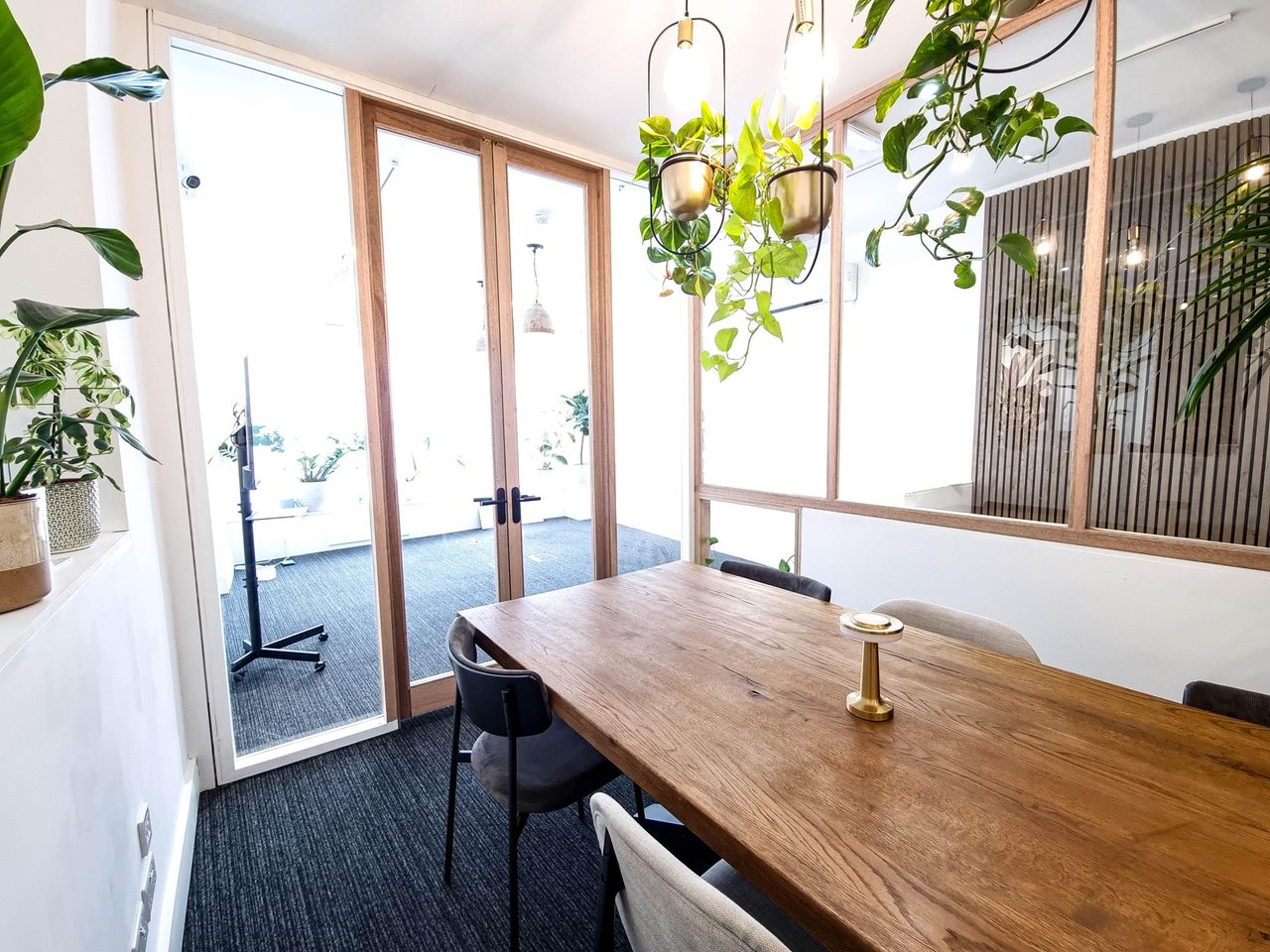 London  Office spaces Meeting Room 1 image 5