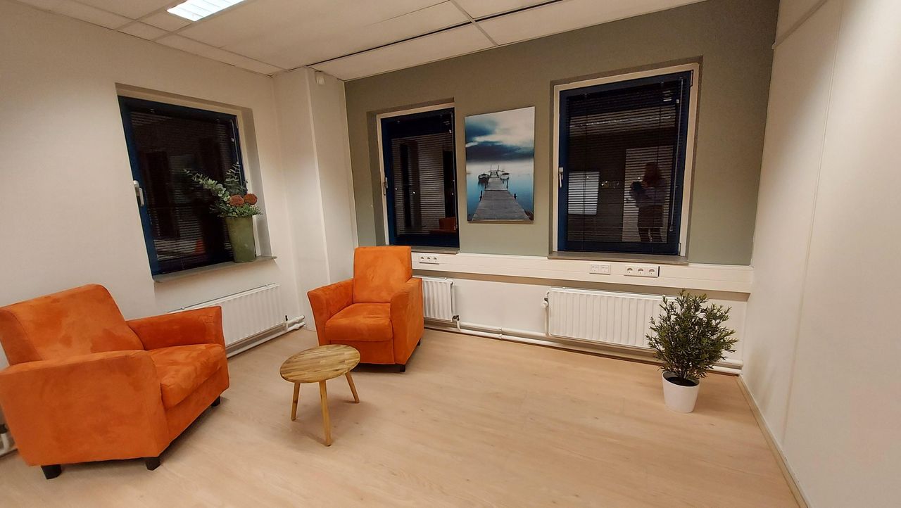 Rest of the World Klantafspraak Business center 1.07 Therapie-/gespreks- /overlegruimte op de 1e etage image 2