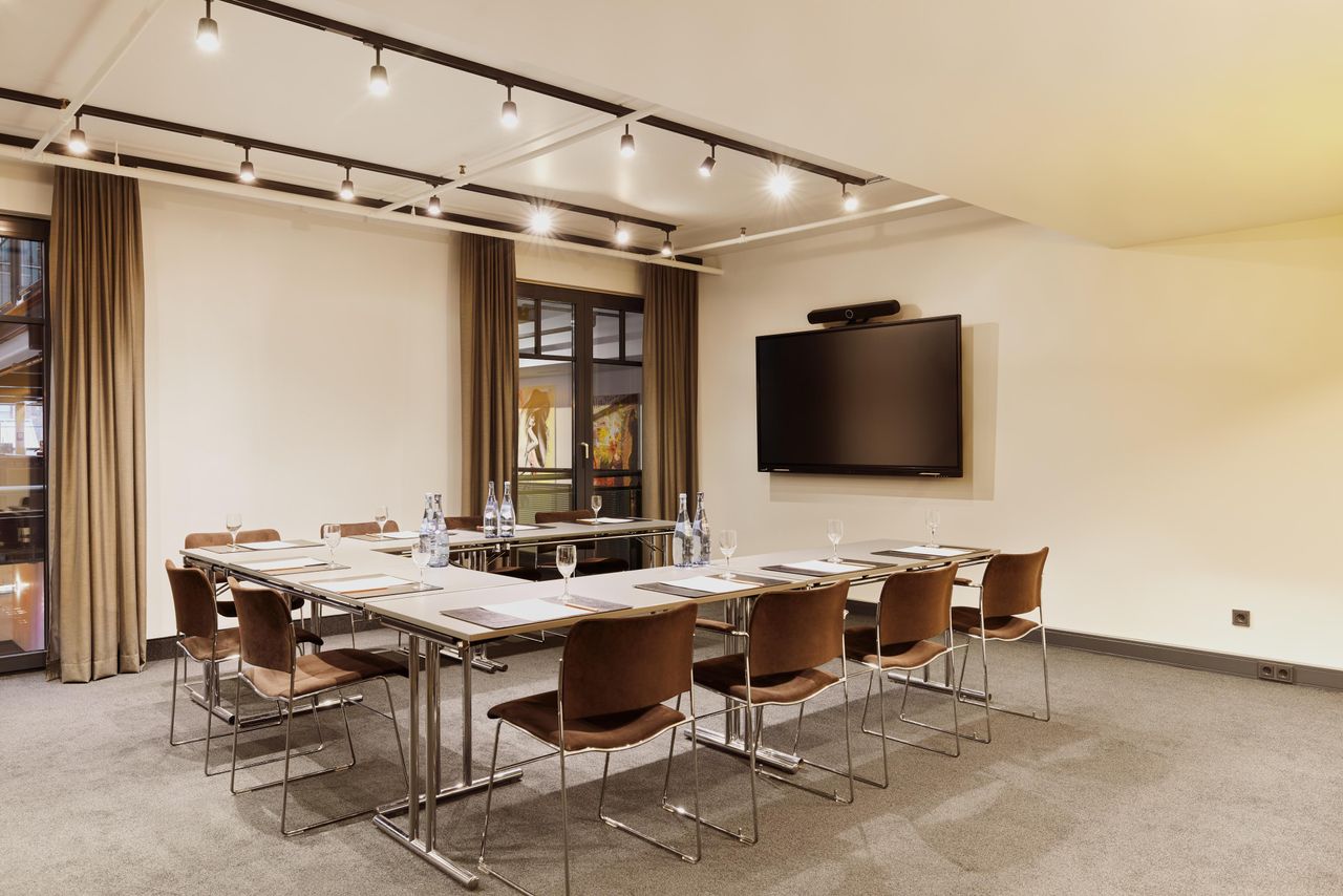 Hamburg Offsite-Meeting Boardroom Atrium A/B/C image 2