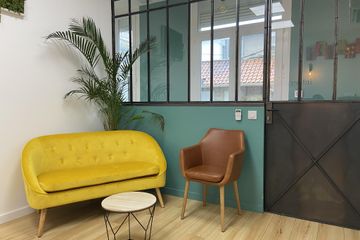 Bordeaux  Office desk bureau privatif image 1