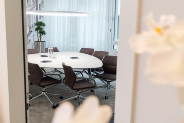 Geneva  Business center Sitzungszimmer Rousseau image 1