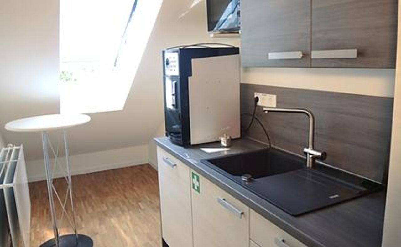 Dresden  Büroraum Konferenzraum image 4