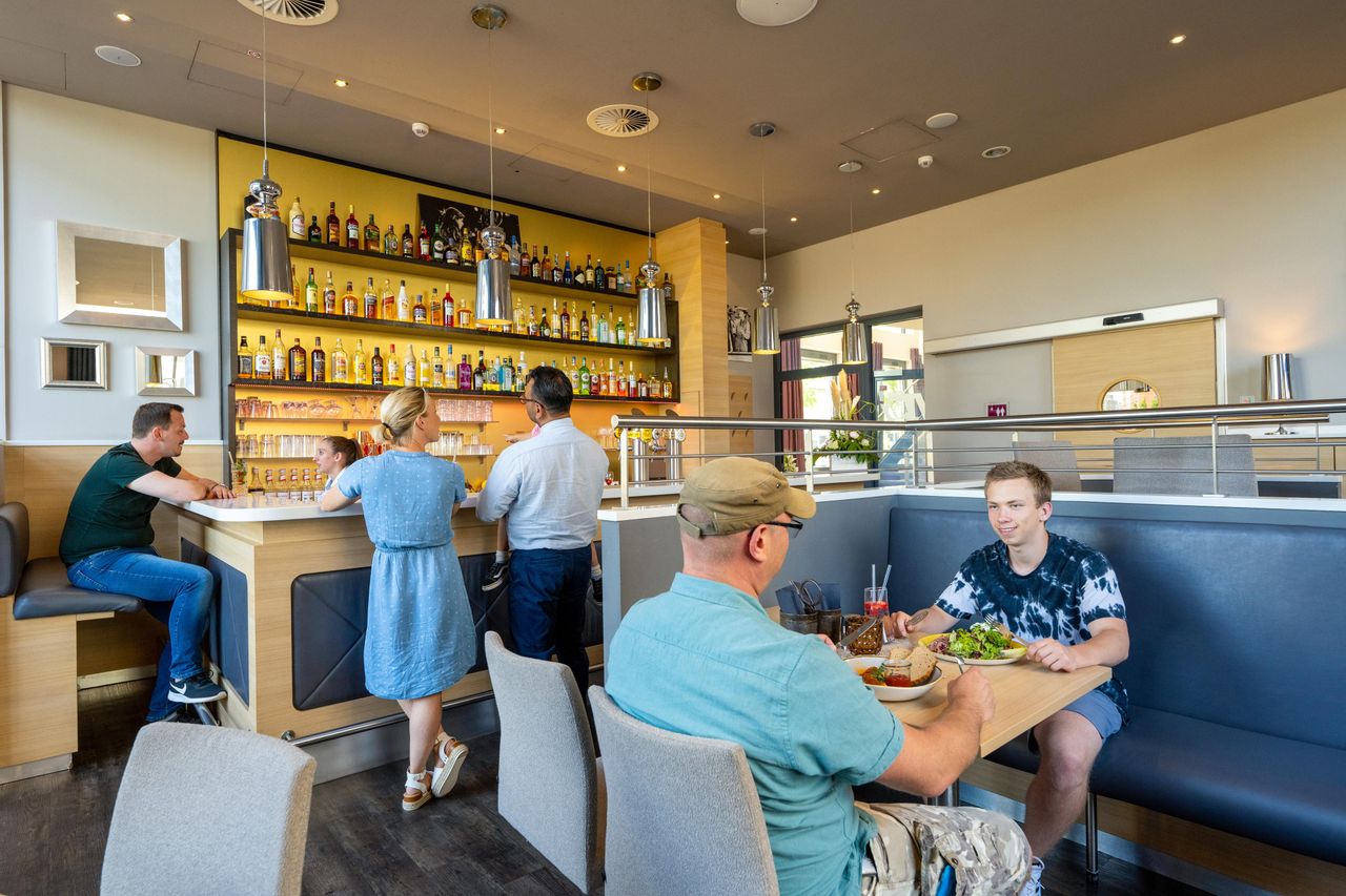 Frankfurt Party Bar Melli`s Bistro & Bar image 5