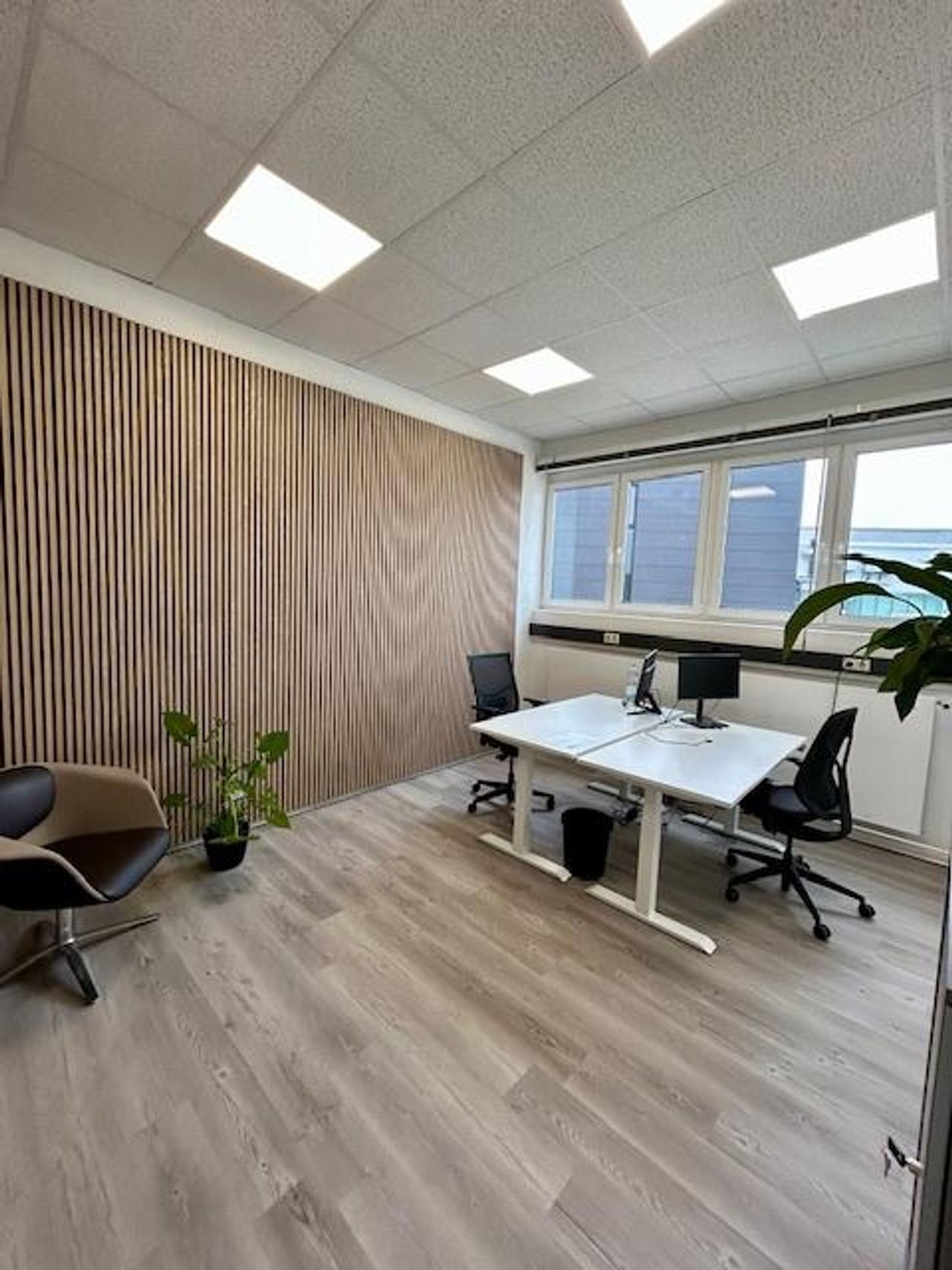 Reutlingen  Büros auf Zeit Eigenes Büro flexibel buchbar inklusive Parkplatz image 1