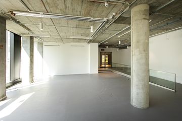 Berlin   Dedicated Desk image 1