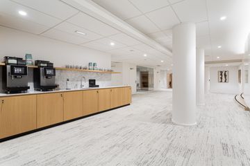 Paris  Coworking spaces Patchwork Montholon - Salle de réunion - 8 personnes (MTS06) image 1