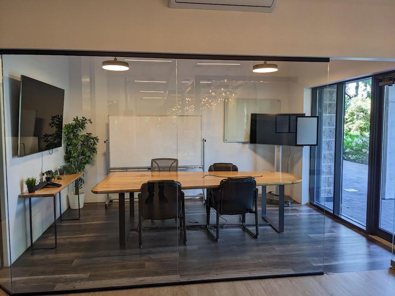 Montreal  Coworking spaces Conference Room image 0