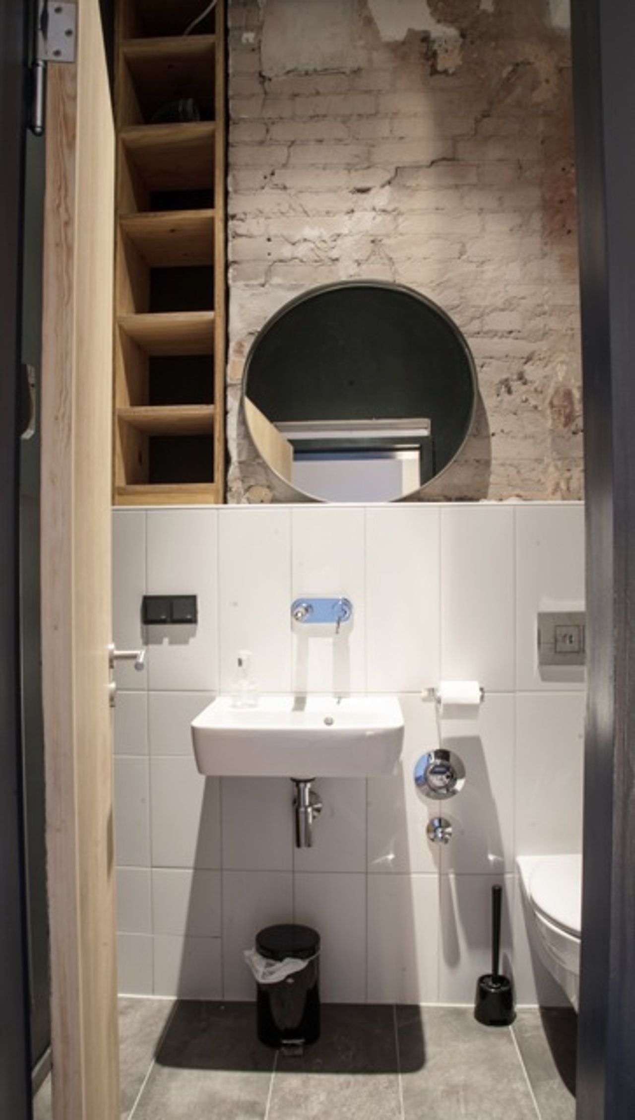 Berlin workshop spaces Private residence Storage Sonnenallee image 19