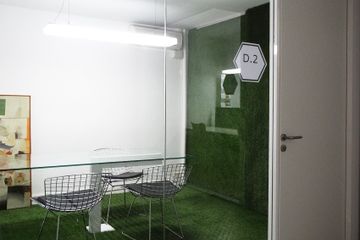 Barcelona training rooms Coworking space Bee Two image 1