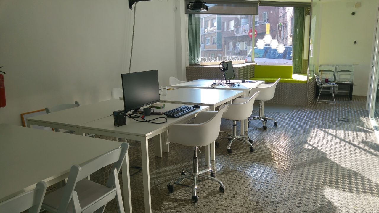 Barcelona conference rooms Meetingraum BEE STING image 4