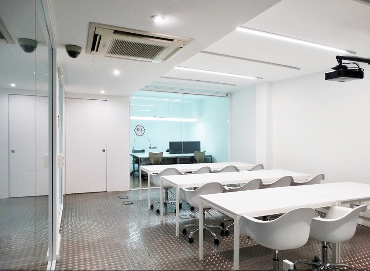 Barcelona conference rooms Meeting room BEE STING image 11