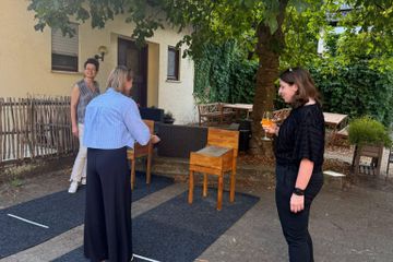 Ingelheim am Rhein Evenementenlocaties BBQ Teamevent im Weingut mit Pub Game Challenge image 0