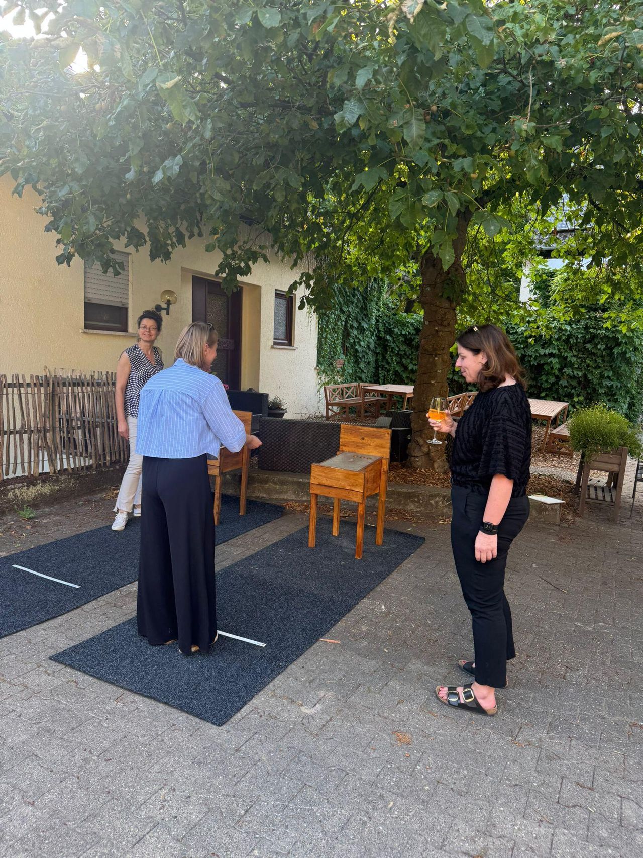Ingelheim am Rhein  Evenementenlocaties BBQ Teamevent im Weingut mit Pub Game Challenge image 0