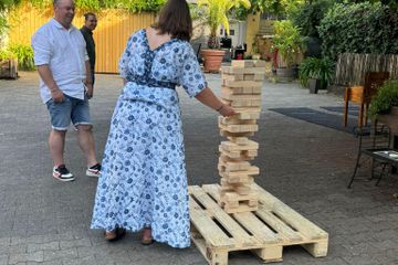 Ingelheim am Rhein Evenementenlocaties BBQ Teamevent im Weingut mit Pub Game Challenge image 1