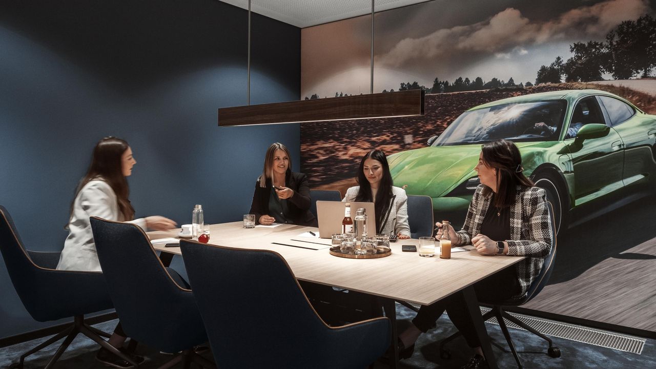 Stuttgart  Business Center Meetingraum Ferdinand Porsche bis zu 6 Personen image 1