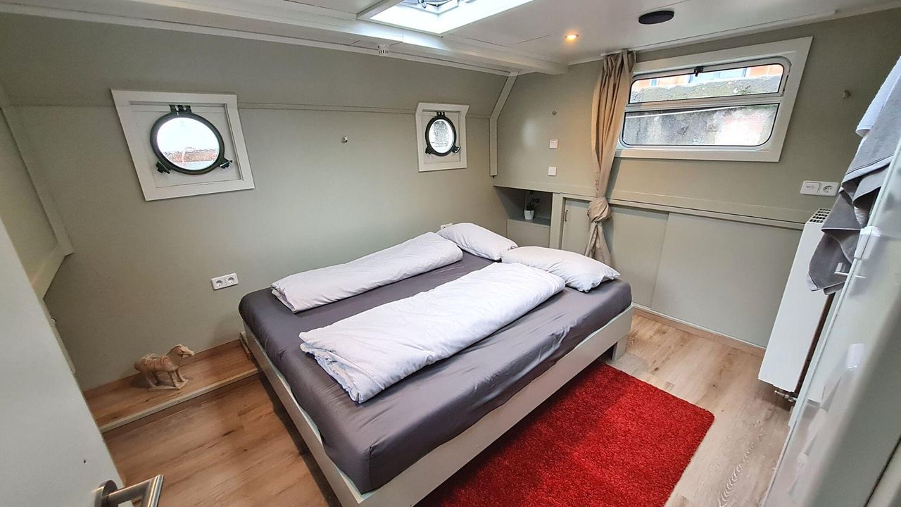 Berlin  Boat John Franklin image 2