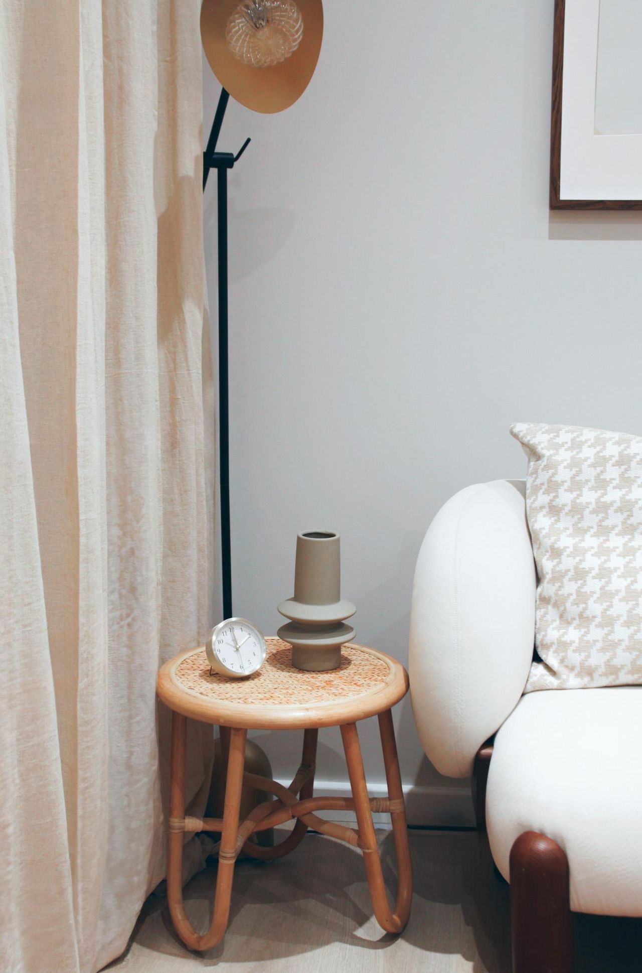 London  Consulting Room Acacia Room image 3