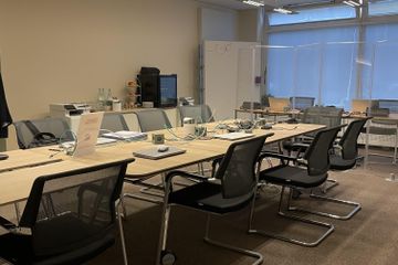 Berlin  Conference room Oak /Eiche image 4