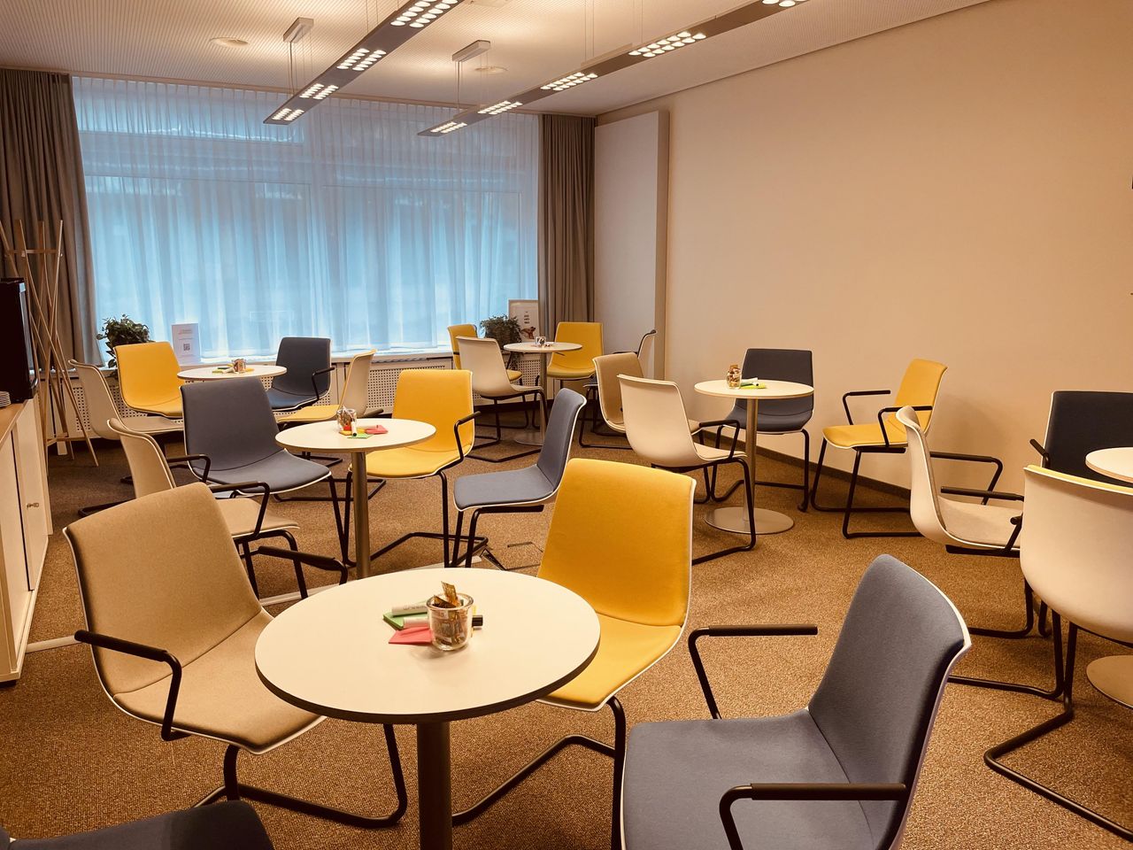 Berlin  Conference room Oak /Eiche image 7