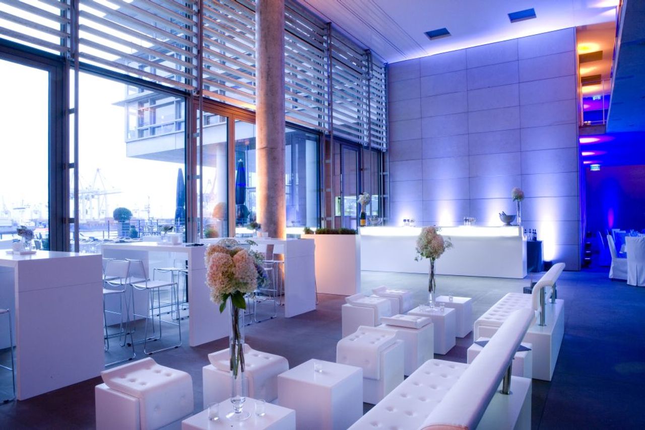 Hamburg Eventlocation  Foyer mit Elbblick image 2