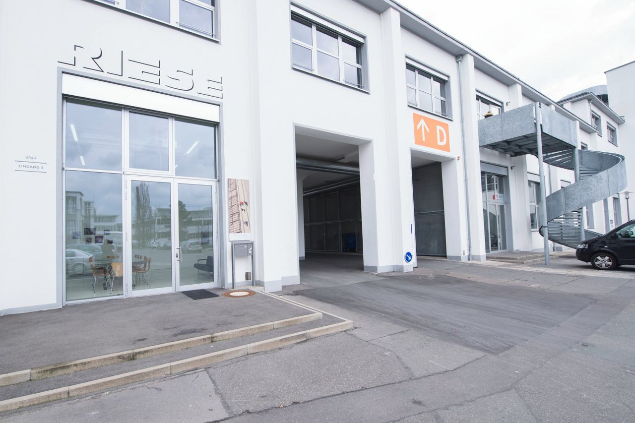 Nuremberg workshop spaces Photography studio Whole studio image 9