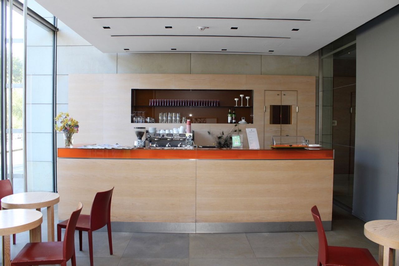 Hamburg   Edel Bar image 1