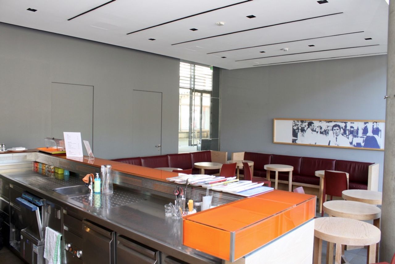 Hamburg   Edel Bar image 2