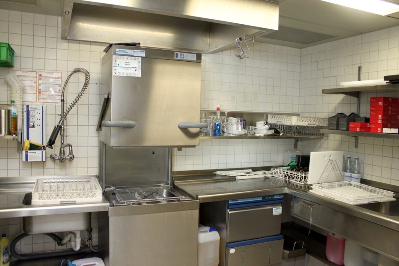 Hamburg   Restaurantküche mit Elbblick image 6