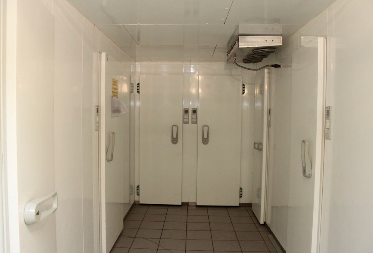 Hamburg   Restaurantküche mit Elbblick image 7