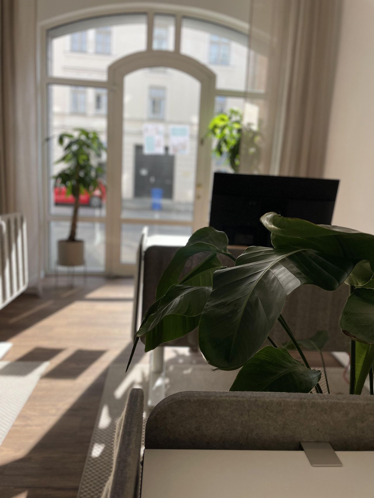 München  Arbeitsplatz Vollausgestatteter, klimatisierter Schreibtisch im Heimatoffice 26 (D1) image 5