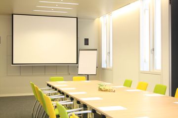 Vienna training rooms Historic venue Albert Schweitzer image 2