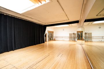 Munich Studio UpperGiesing image 2