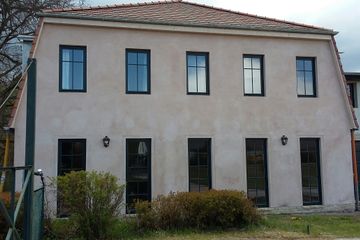 Rest van de wereld workshop spaces Binnenplaats Hotel, Restaurant und Reitstall image 6