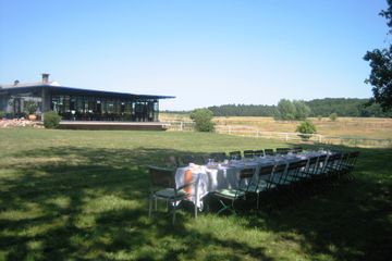 Rest of the World workshop spaces Backyard Hotel, Restaurant und Reitstall image 15