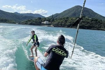 Rest der Welt Außergewöhnliche Locations Boat Chartering for Wakesports image 12