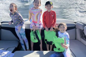 Rest der Welt Außergewöhnliche Locations Boat Chartering for Wakesports image 14