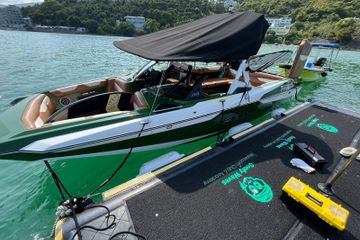 Rest der Welt Außergewöhnliche Locations Boat Chartering for Wakesports image 4