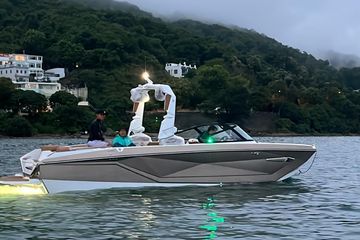 Rest der Welt Außergewöhnliche Locations Boat Chartering for Wakesports image 7