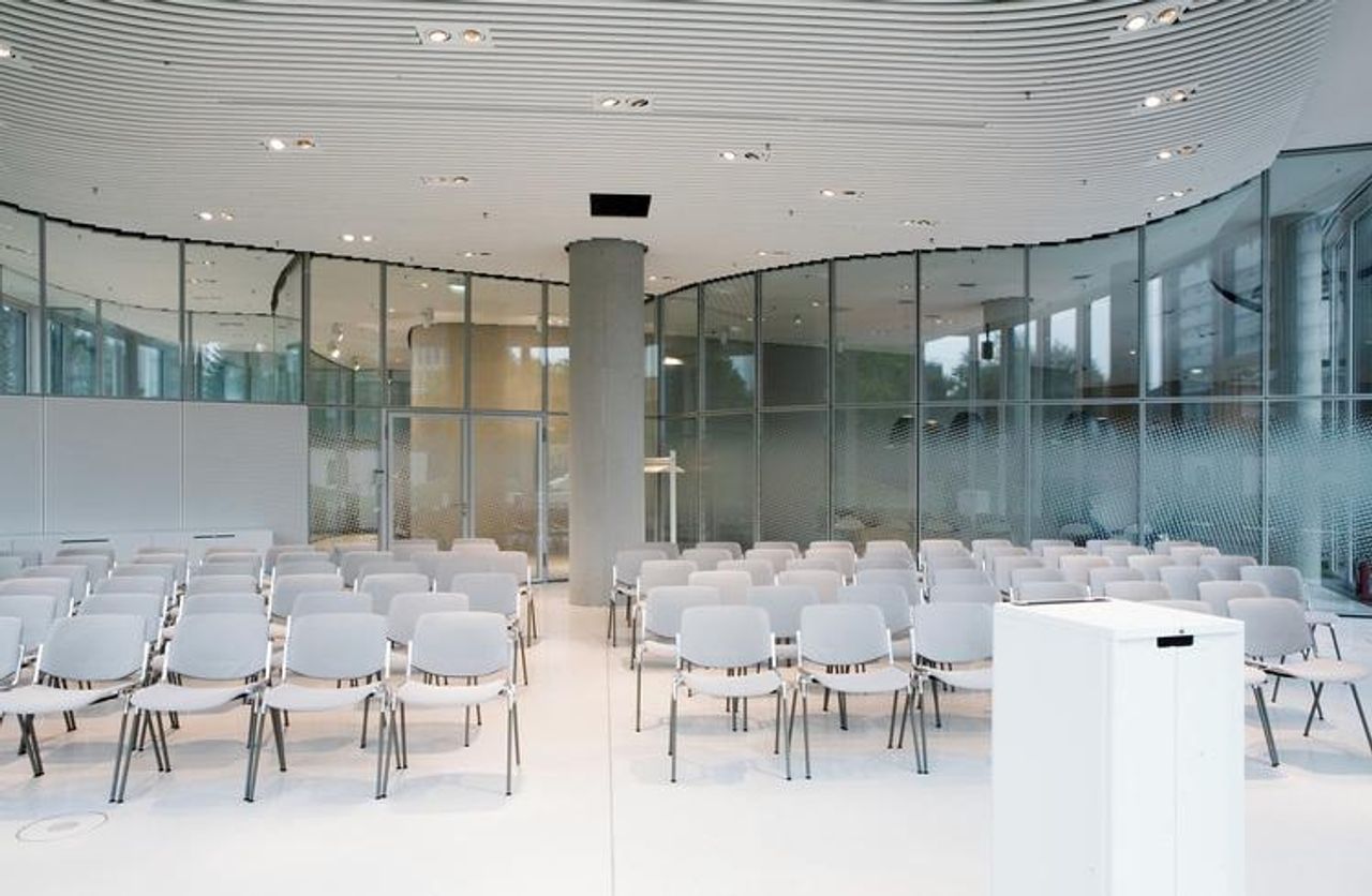 Düsseldorf Schulungsräume Meeting room Saturn image 1