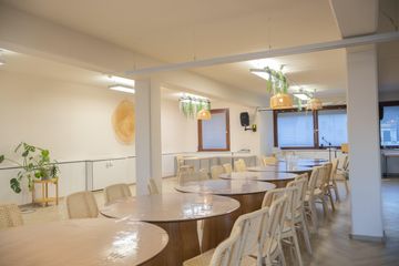 Vienna Meeting room Vielseitiger Seminar- & Veranstaltungsraum am Reumannplatz zu mieten image 1