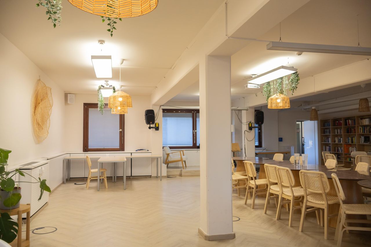 Wenen  Vergaderzalen Vielseitiger Seminar- & Veranstaltungsraum am Reumannplatz zu mieten image 0